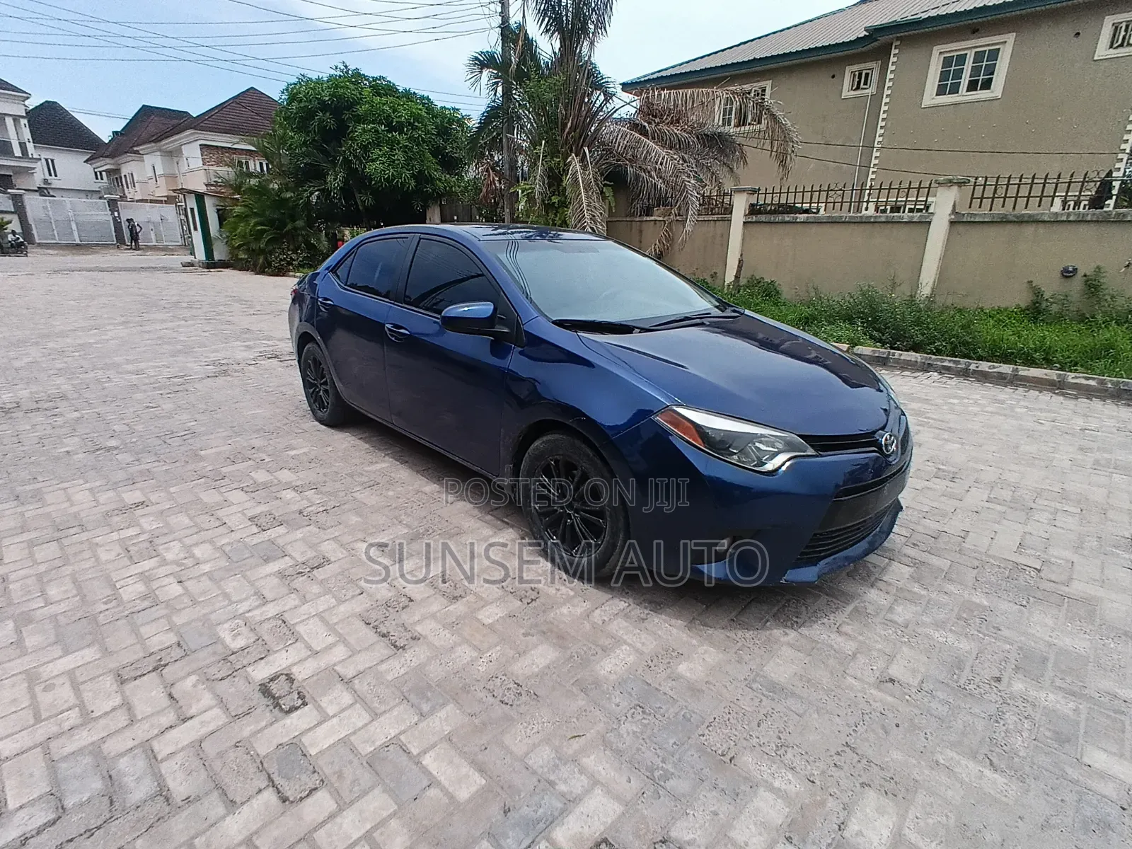 Toyota Corolla LE 4dr Sedan (1.8L 4cyl CVT) 2015 Blue