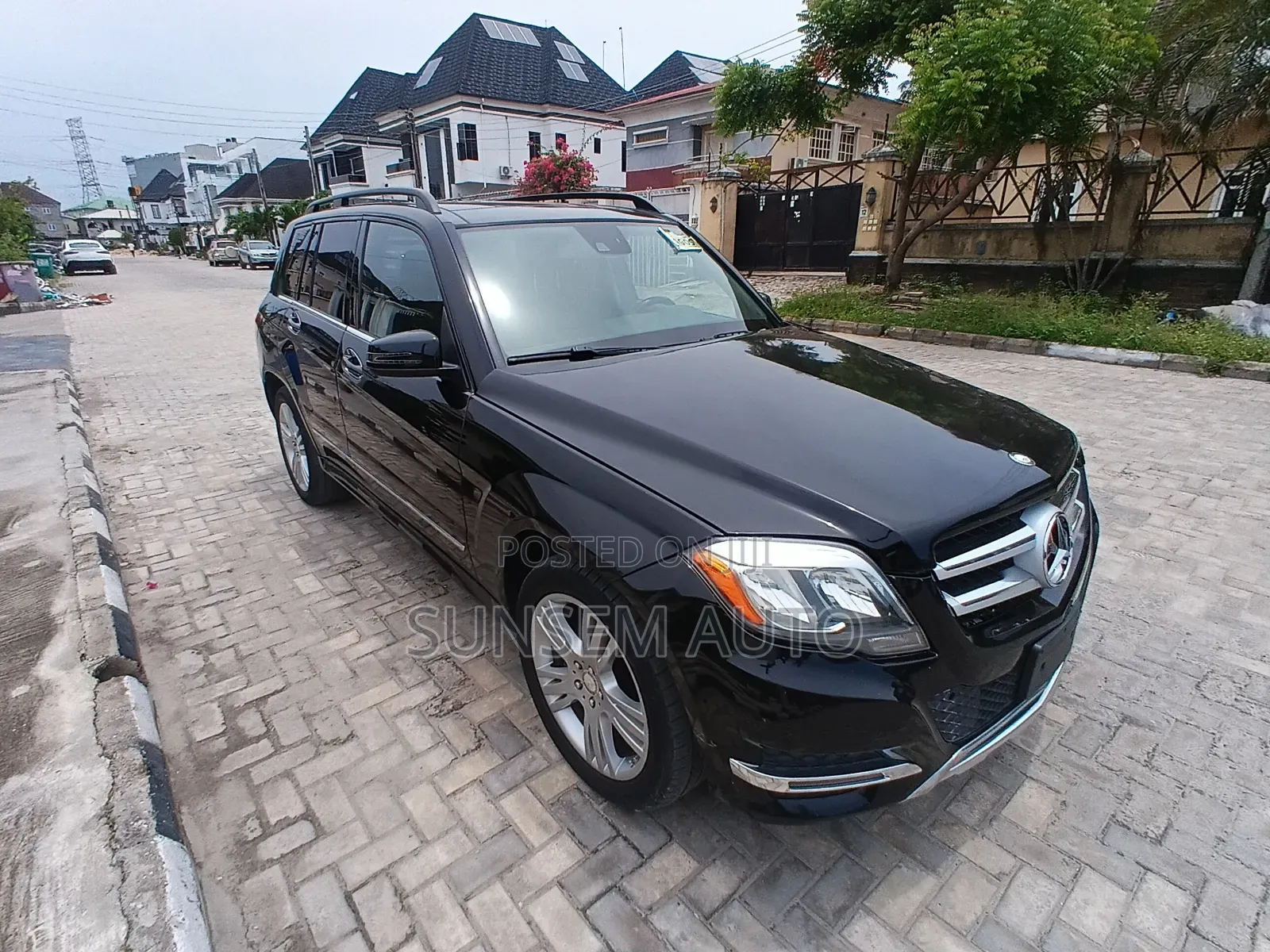 Mercedes-Benz GLK-Class Base GLK 350 4dr AWD 4MATIC (3.5L 6cyl 7A) 2015