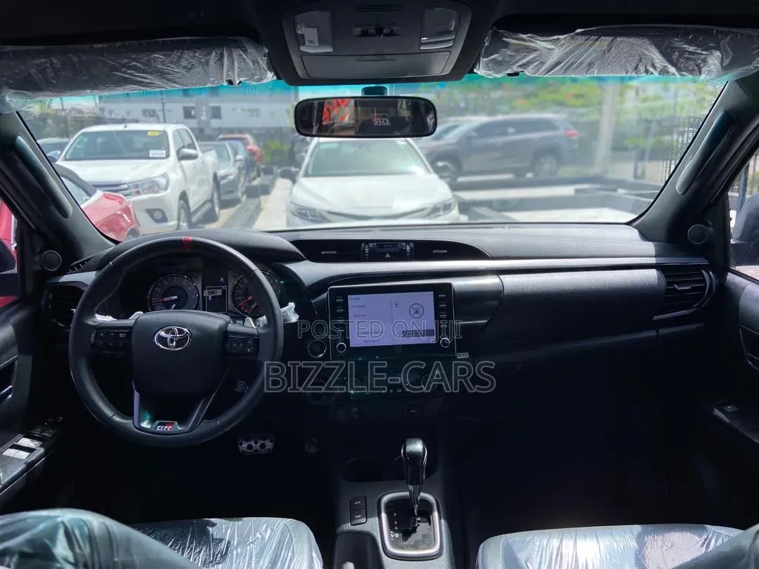 New Toyota Hilux 2024 White