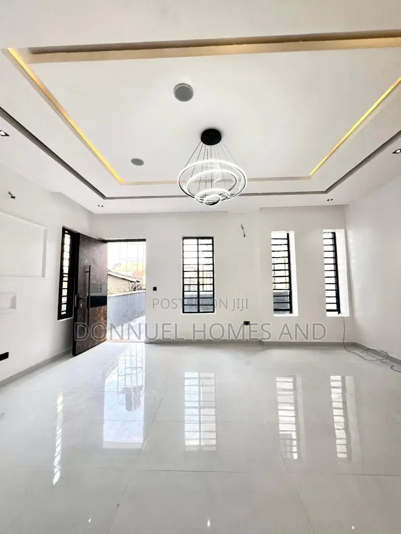 4bdrm Duplex in Lekki Expressway for sale