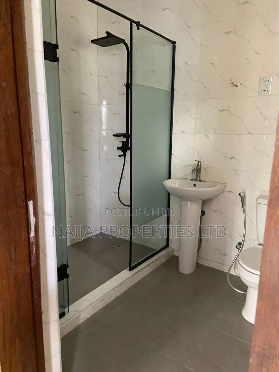 4bdrm Duplex in Meridian Park Estate, Awoyaya for rent