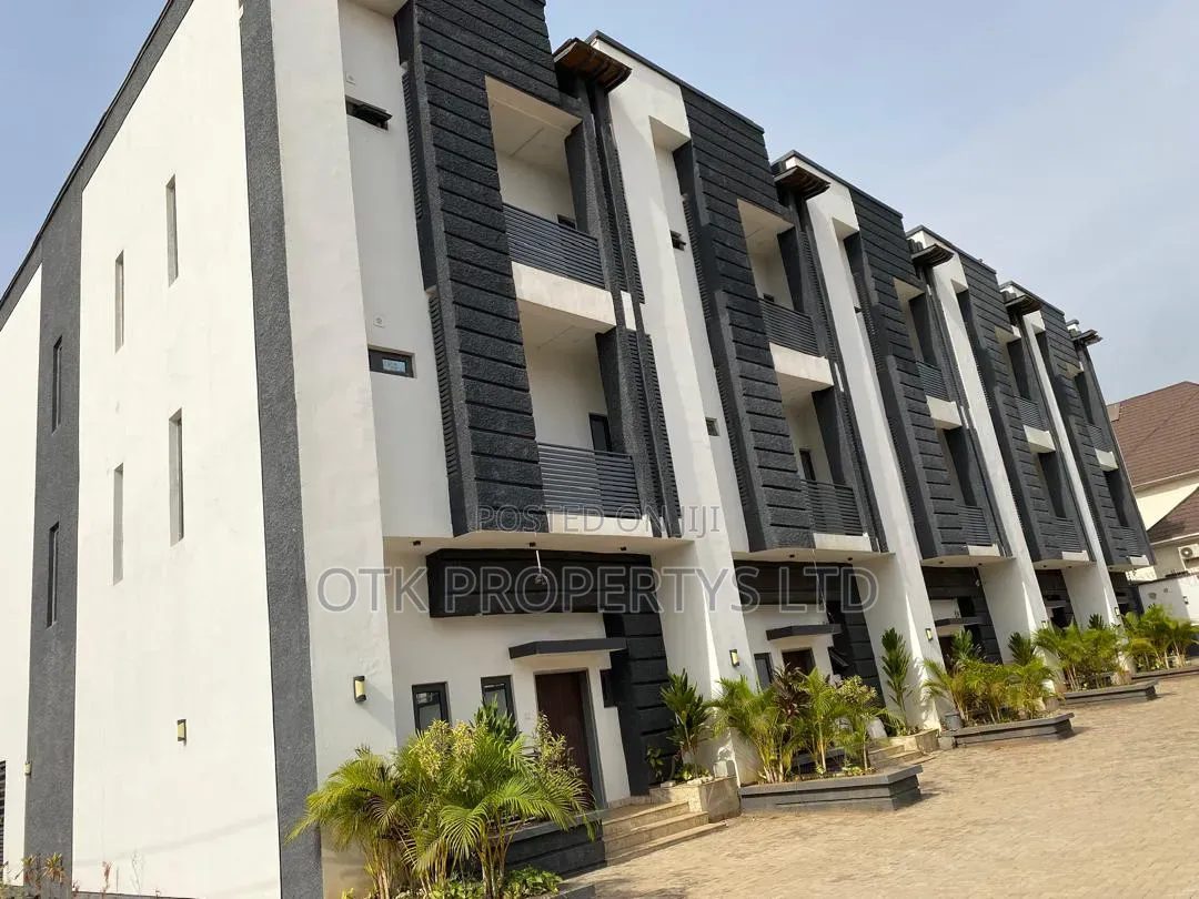 5bdrm Duplex in Life Camp for sale