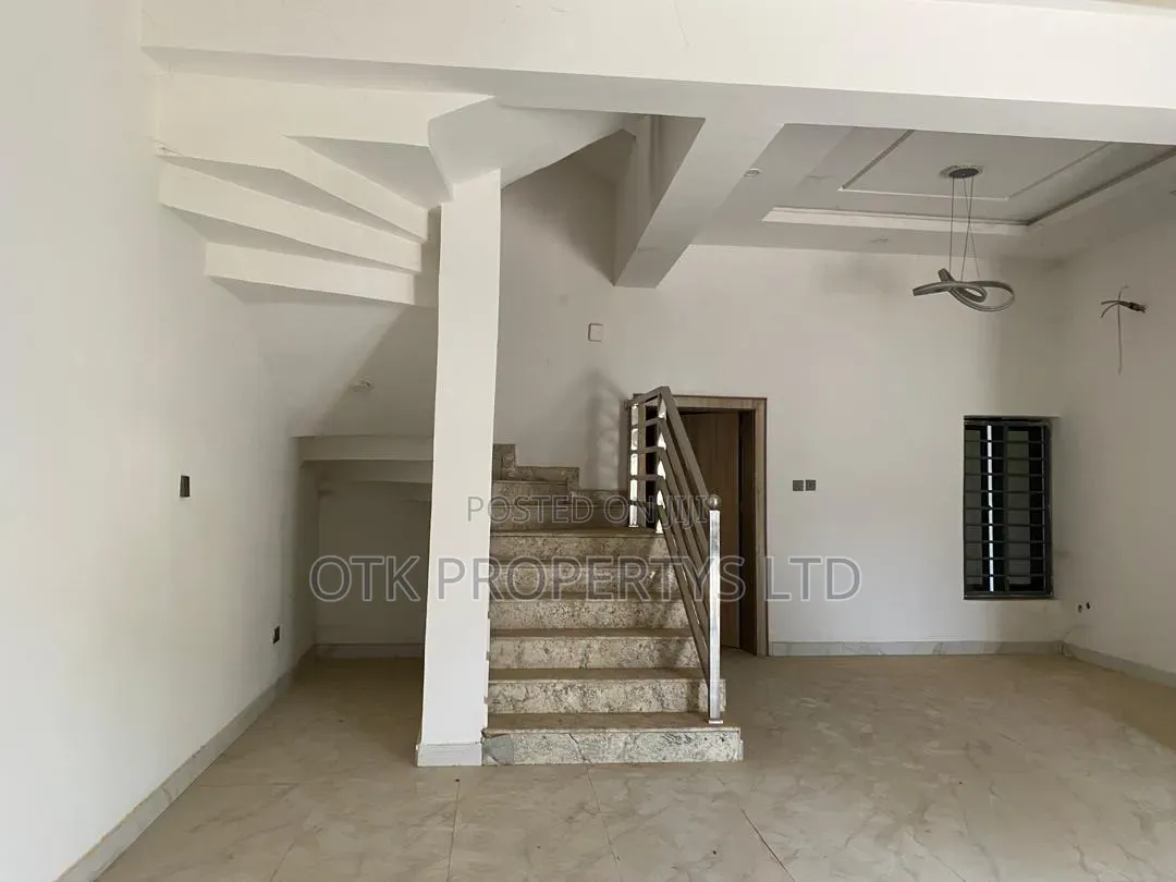 5bdrm Duplex in Life Camp for sale
