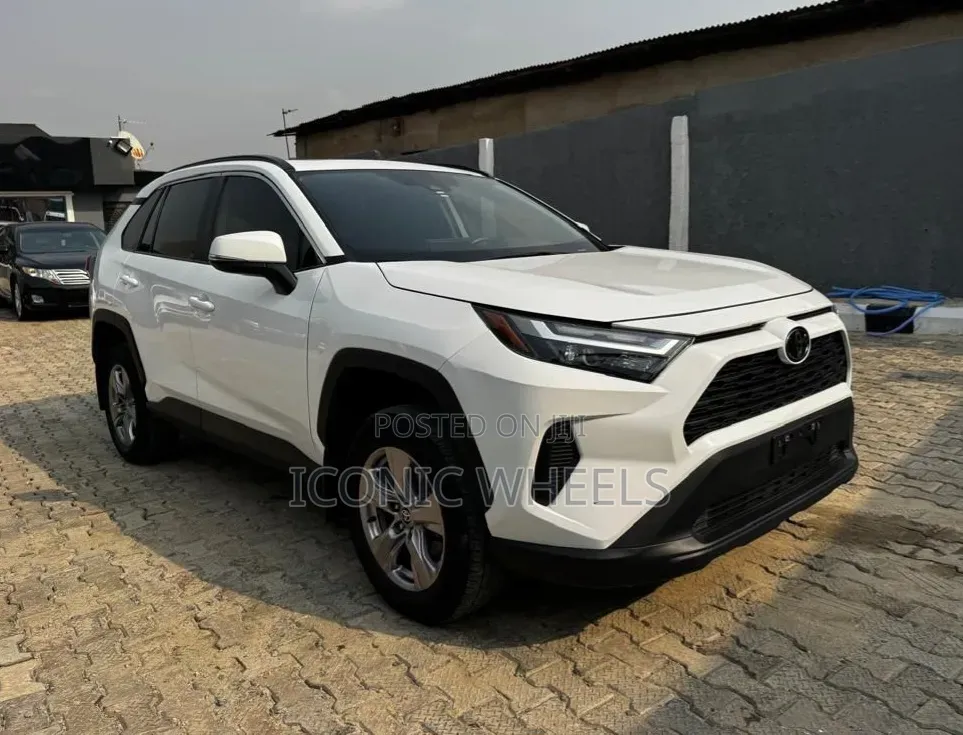 Toyota RAV4 2024 White