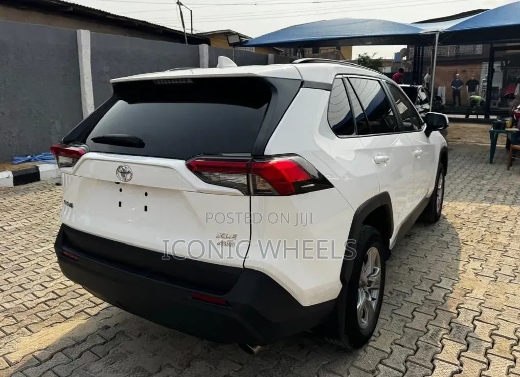 Toyota RAV4 2024 White