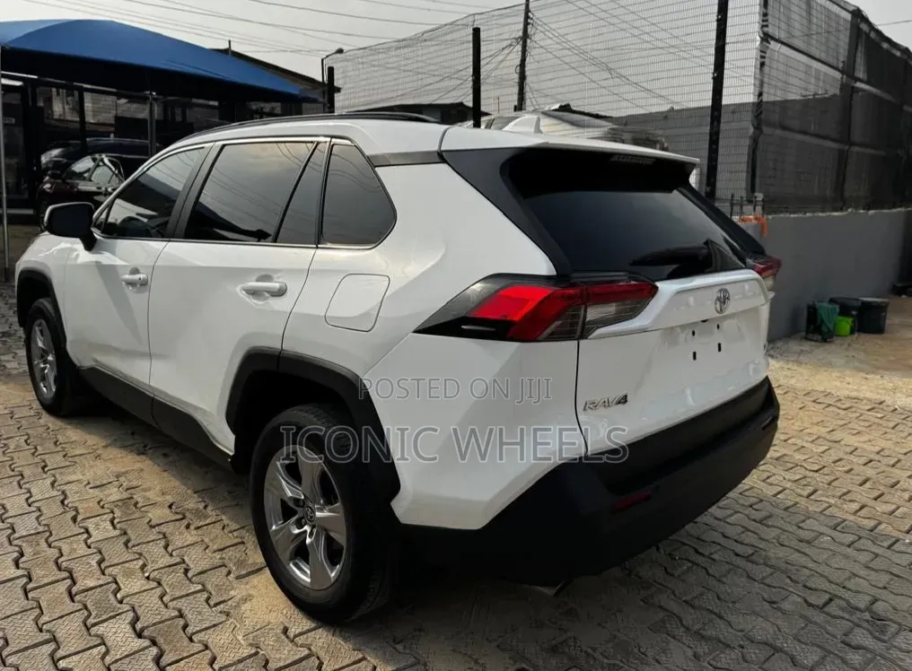 Toyota RAV4 2024 White