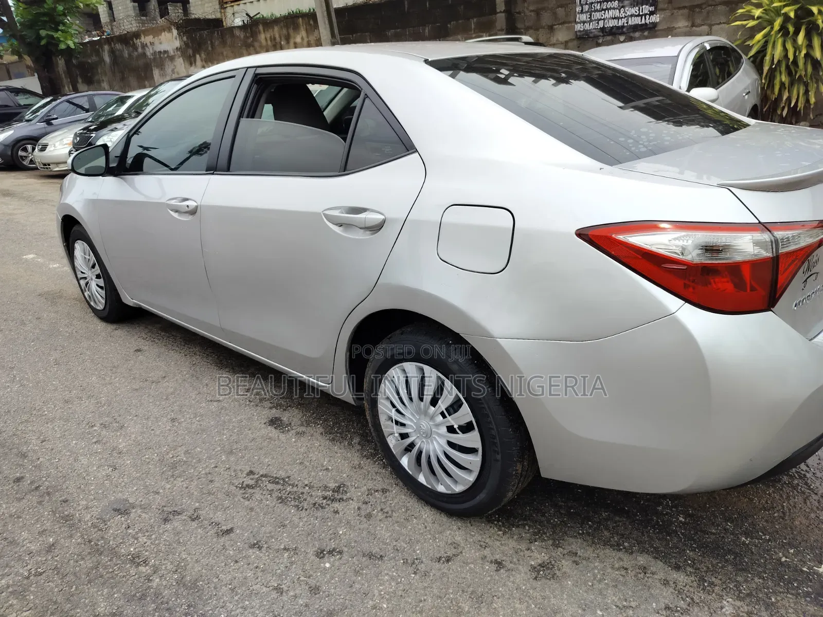 Toyota Corolla LE 4dr Sedan (1.8L 4cyl CVT) 2015 Silver