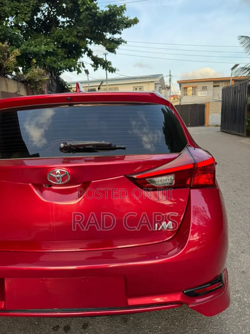 Toyota Corolla SE Special Edition 4dr Sedan (1.8L 4cyl CVT) 2017 Red