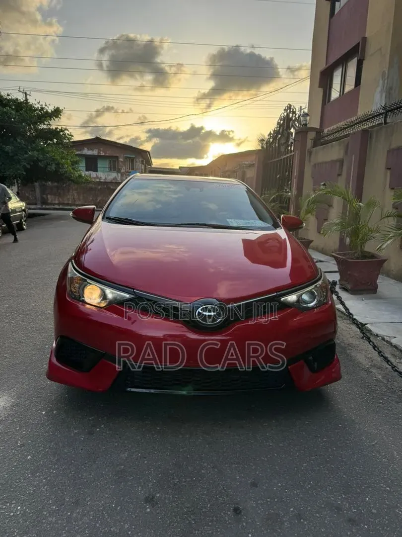 Toyota Corolla SE Special Edition 4dr Sedan (1.8L 4cyl CVT) 2017 Red