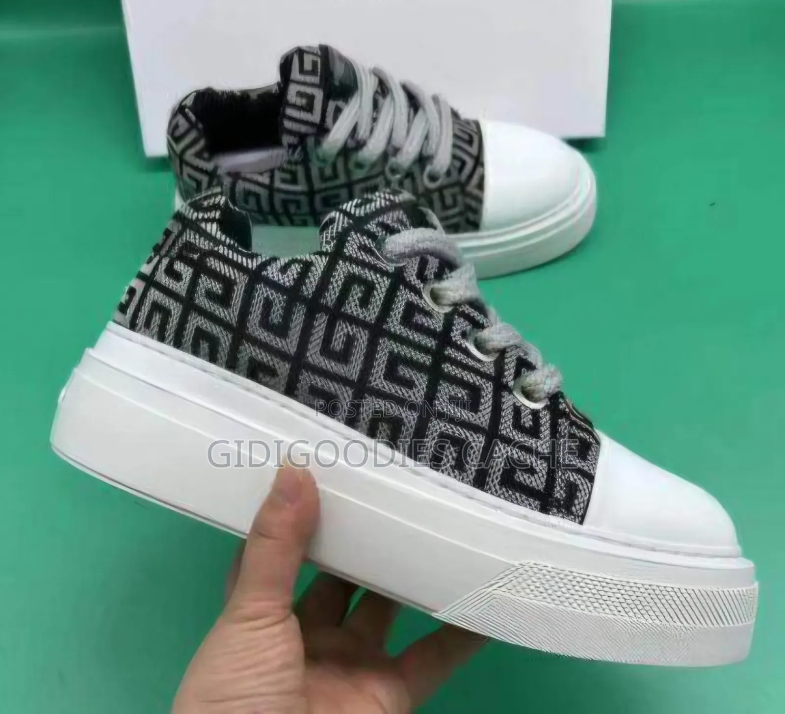 Givenchy Sneakers