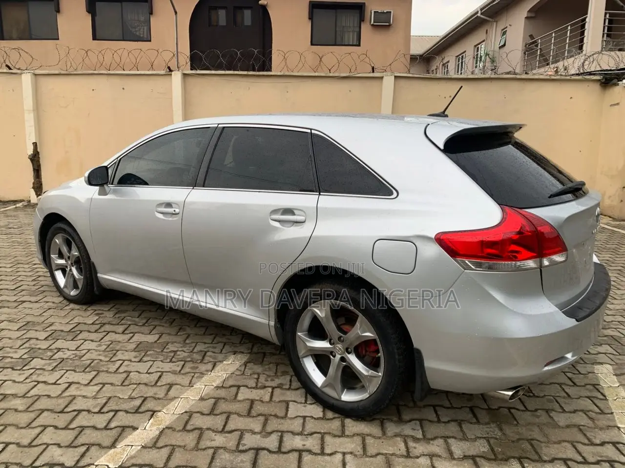 Toyota Venza V6 2010 Silver