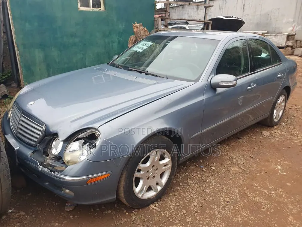 Mercedes-Benz E320 2004 Blue