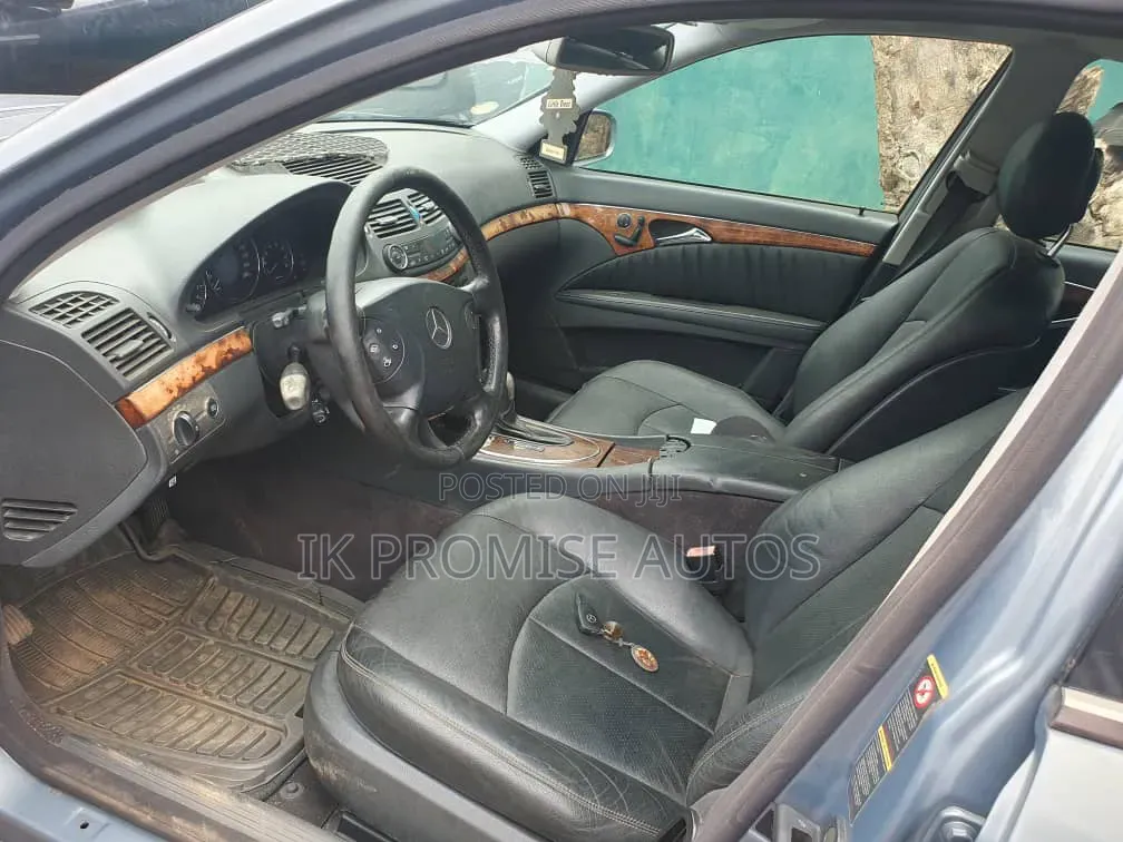 Mercedes-Benz E320 2004 Blue