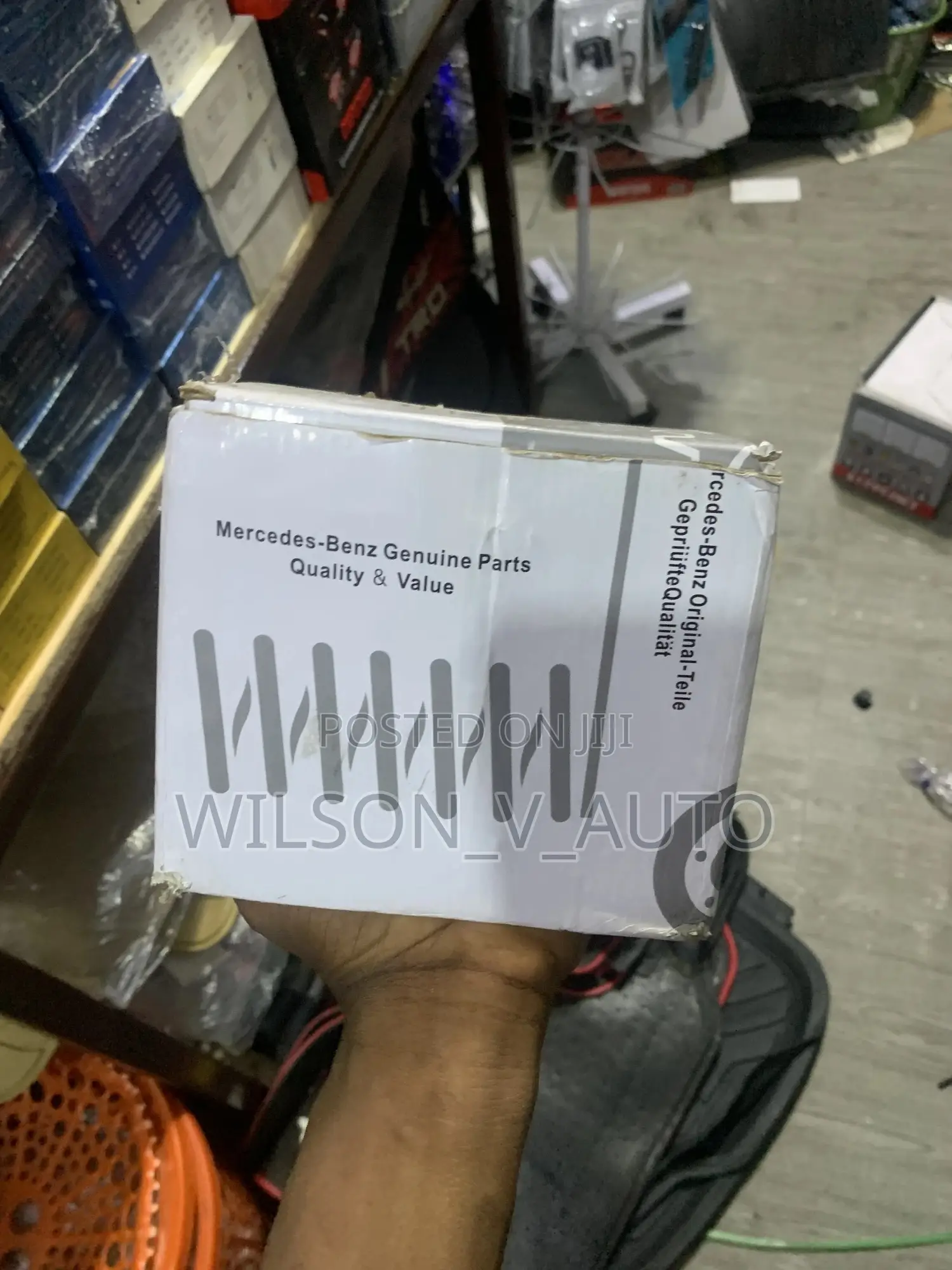 Mercedes-Benz Auxiliary Battery