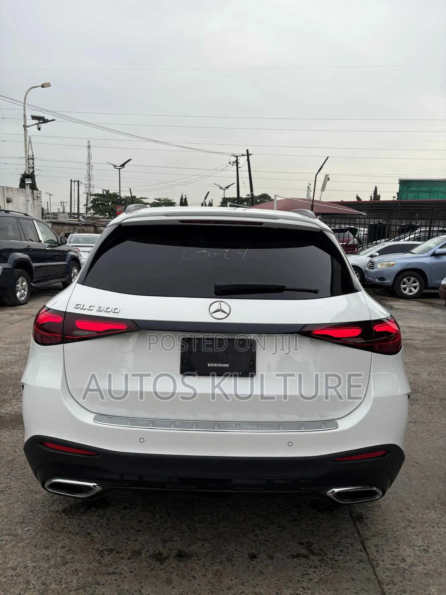 Mercedes-Benz GLC-Class GLC 300 2023 White