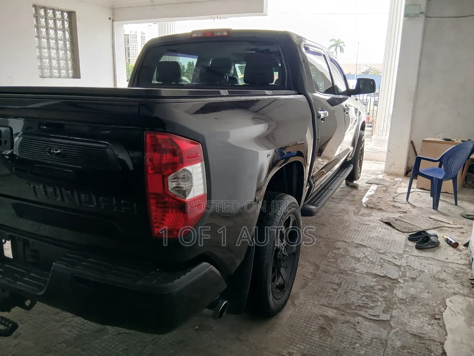 Toyota Tundra 1794 5.7L V8 w/FFV 4x4 CrewMax 5.6 ft. box 145.7 in. WB