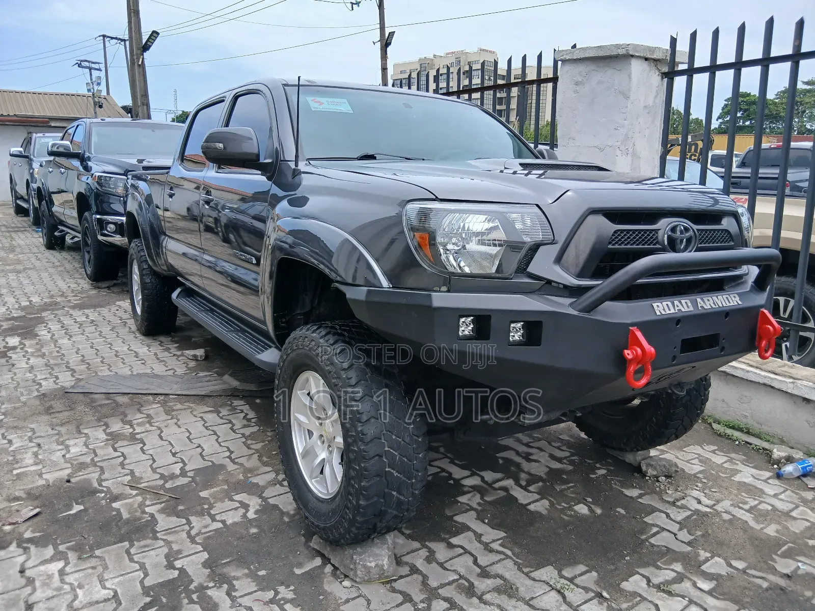 Toyota Tacoma TRD PRO V6 4dr Double Cab 4WD 5.0 ft. SB (4.0L 6cyl 5A)