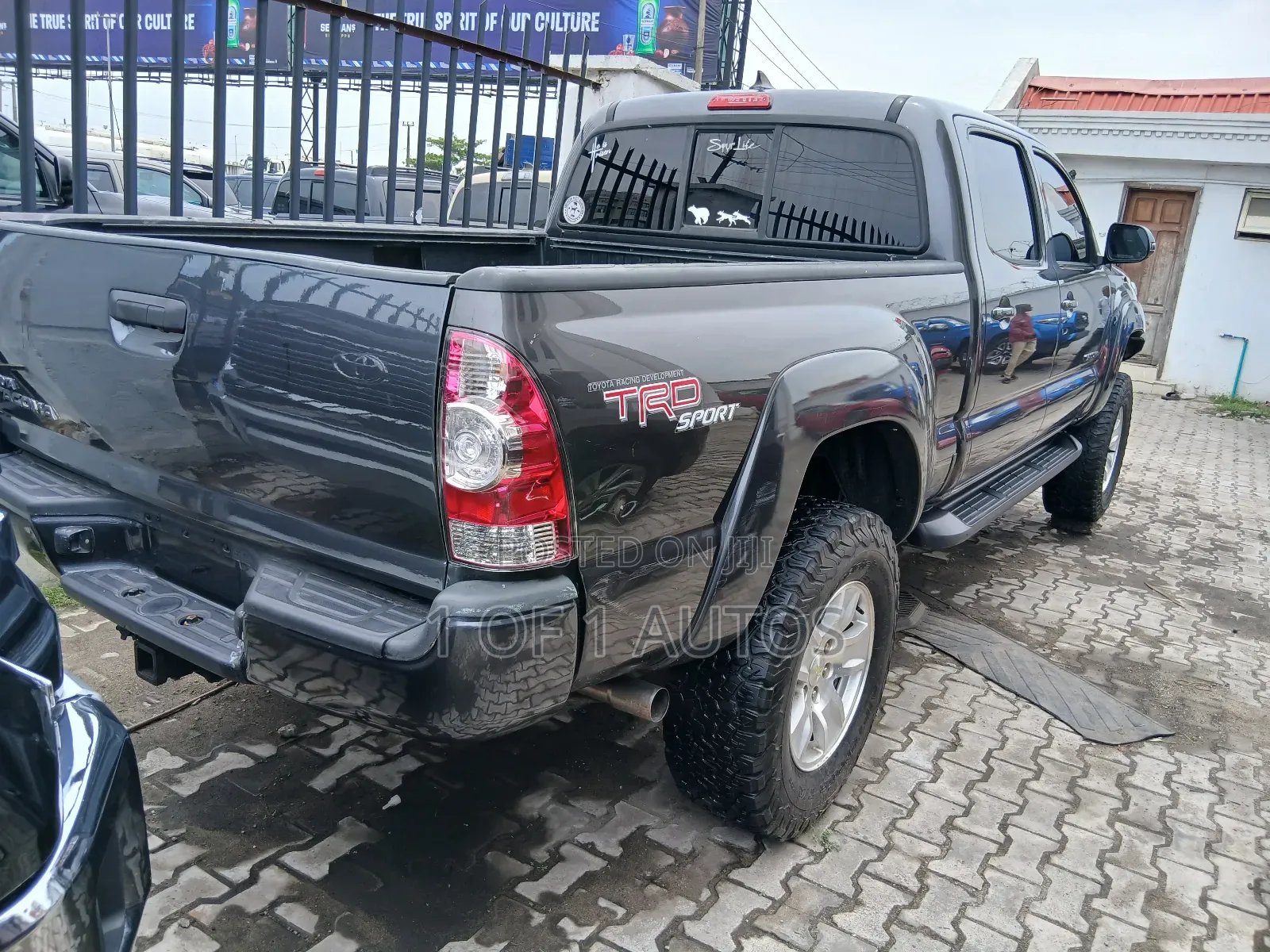 Toyota Tacoma TRD PRO V6 4dr Double Cab 4WD 5.0 ft. SB (4.0L 6cyl 5A)