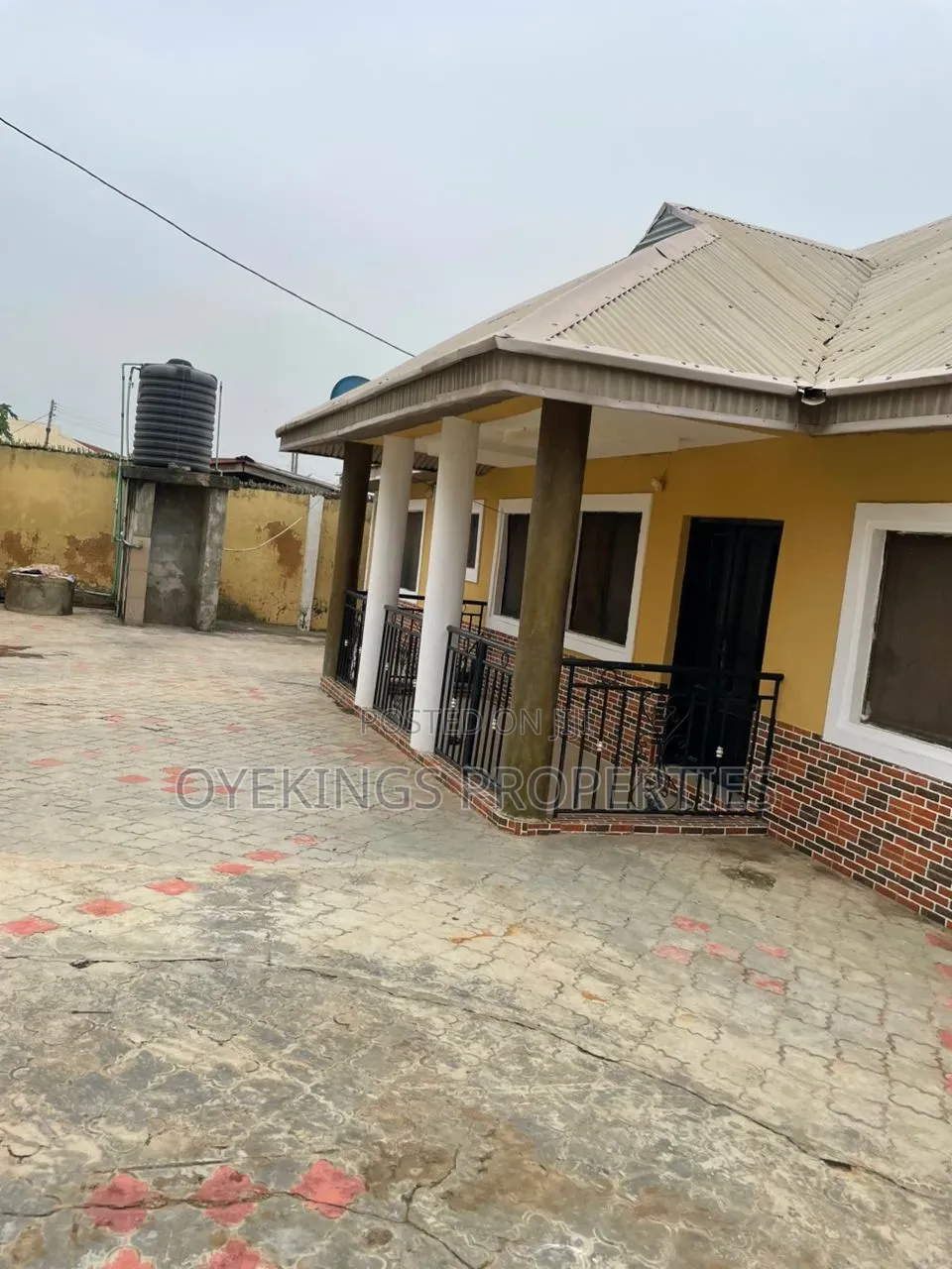 3bdrm Block of Flats in Sunshine Sch, Akala Express for sale
