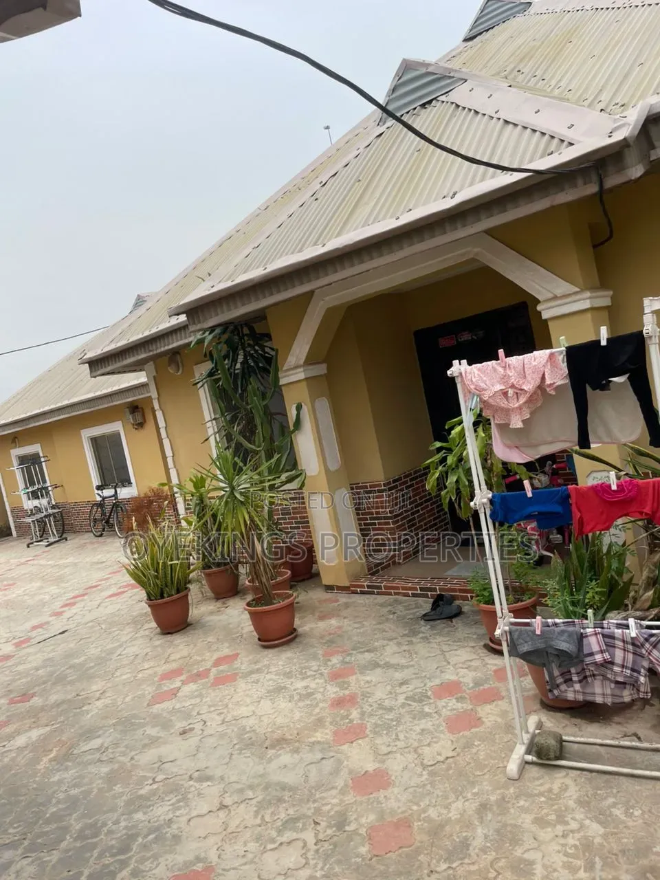 3bdrm Block of Flats in Sunshine Sch, Akala Express for sale