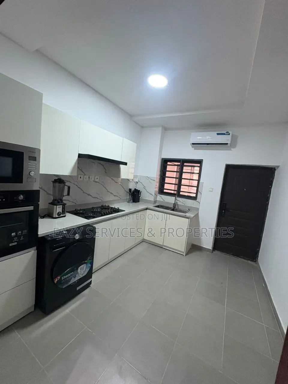 Furnished 3bdrm Penthouse in Lekki Phase One for rent