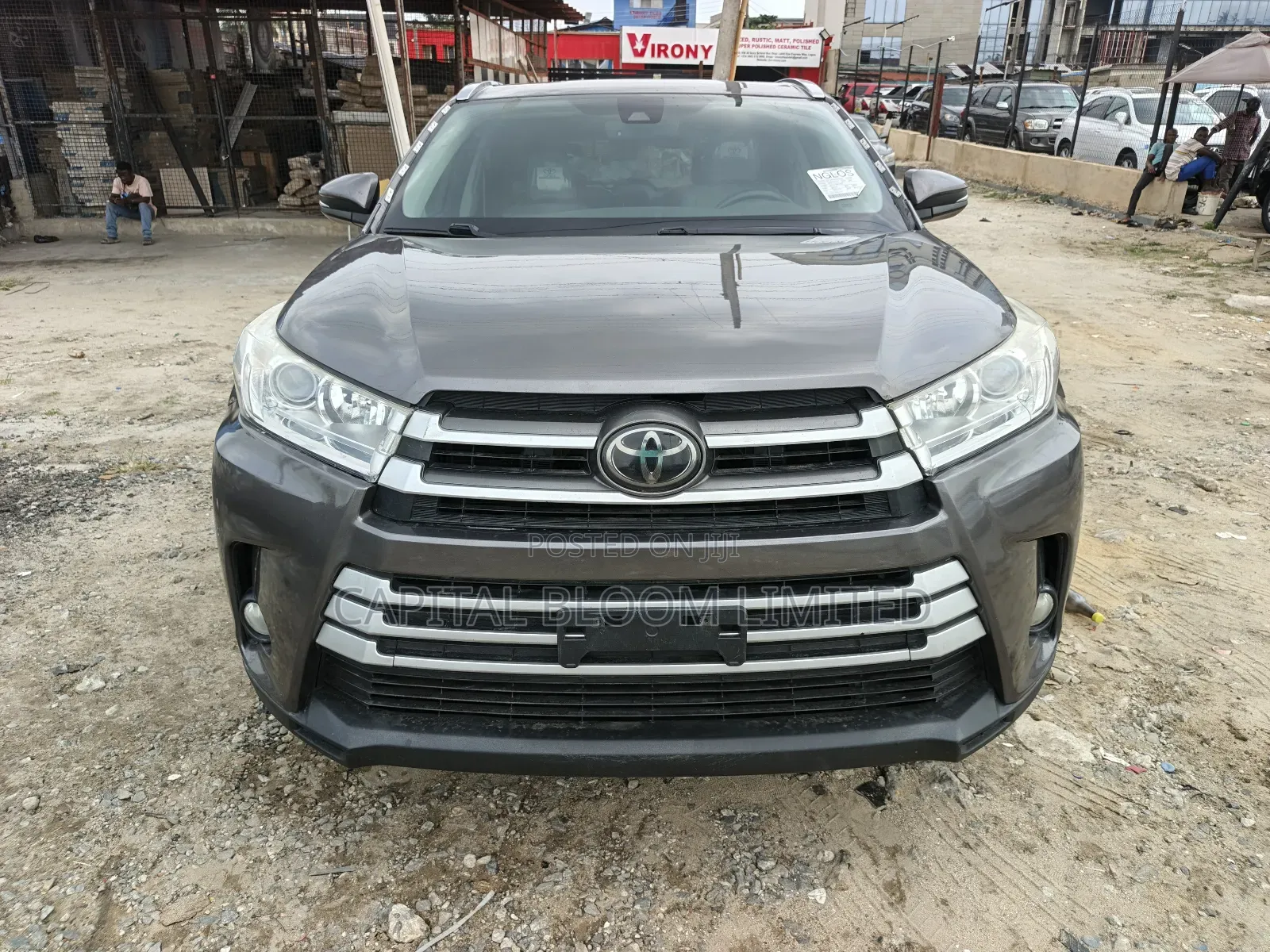 Toyota Highlander XLE 4x4 V6 (3.5L 6cyl 8A) 2017 Gray