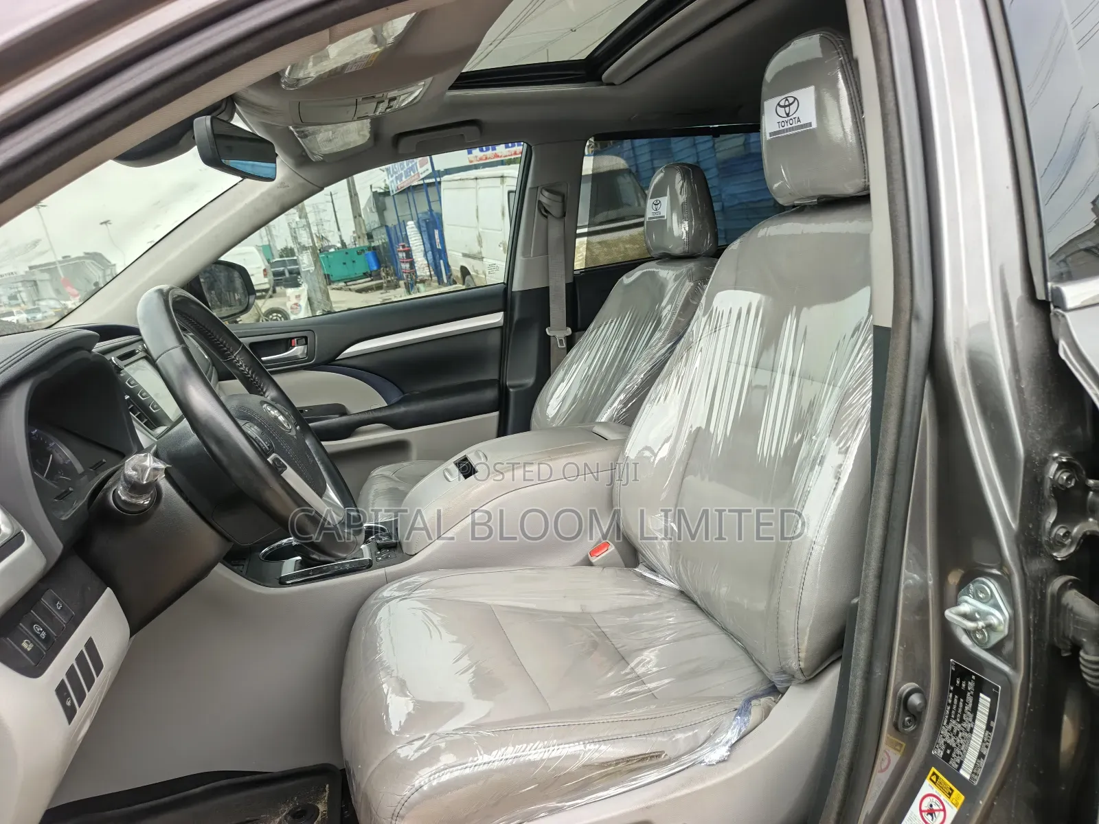 Toyota Highlander XLE 4x4 V6 (3.5L 6cyl 8A) 2017 Gray