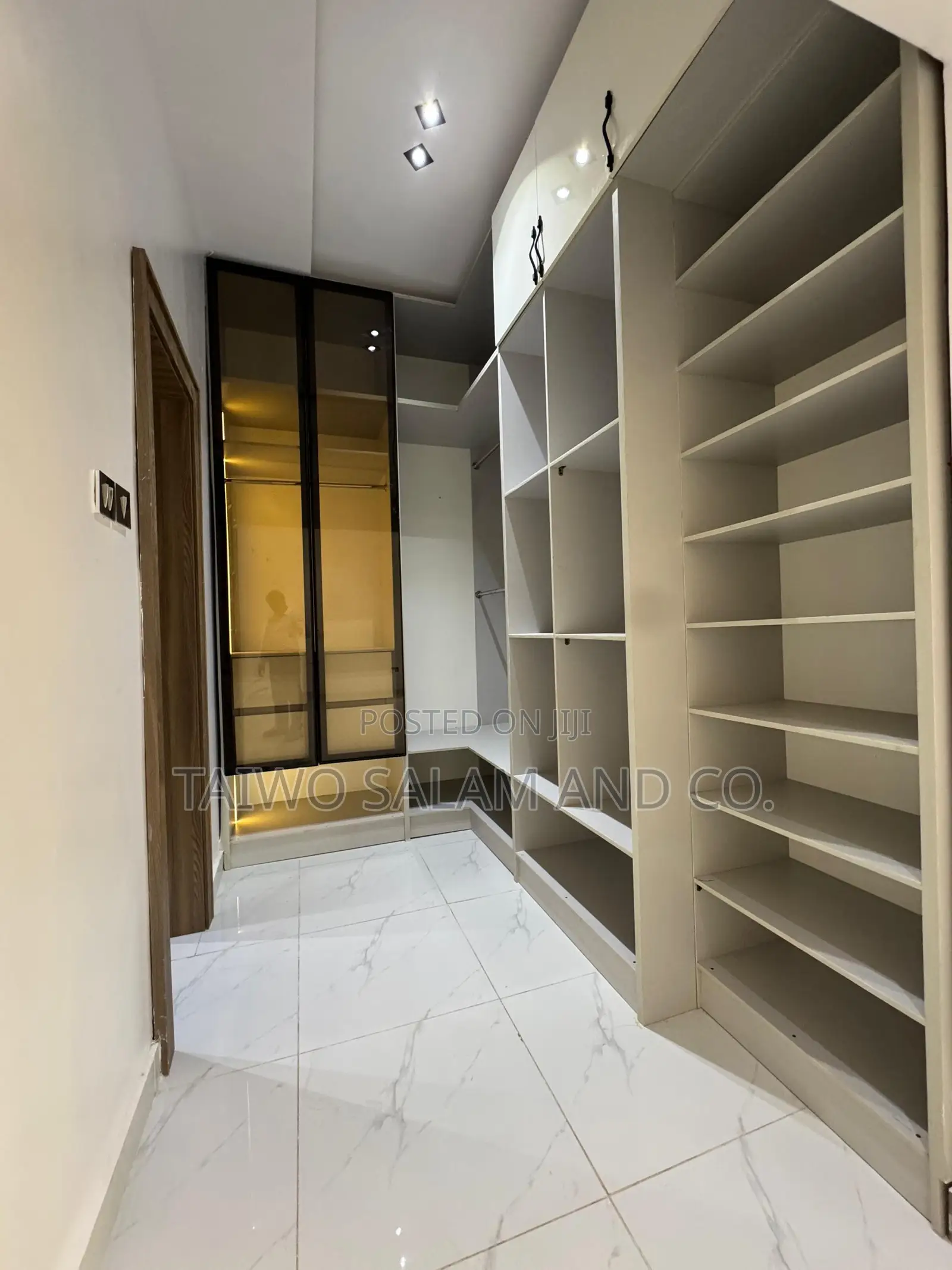 4bdrm Duplex in Akobo for sale