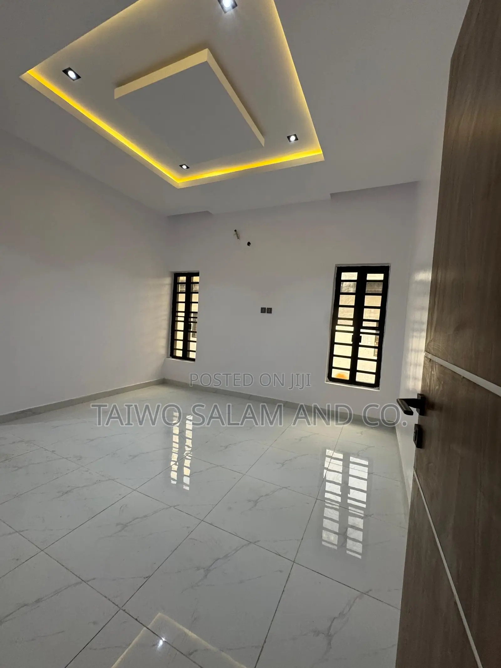 4bdrm Duplex in Akobo for sale