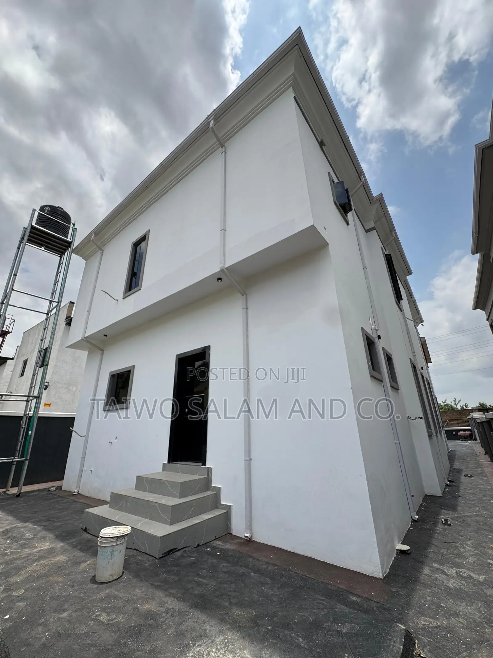 4bdrm Duplex in Akobo for sale