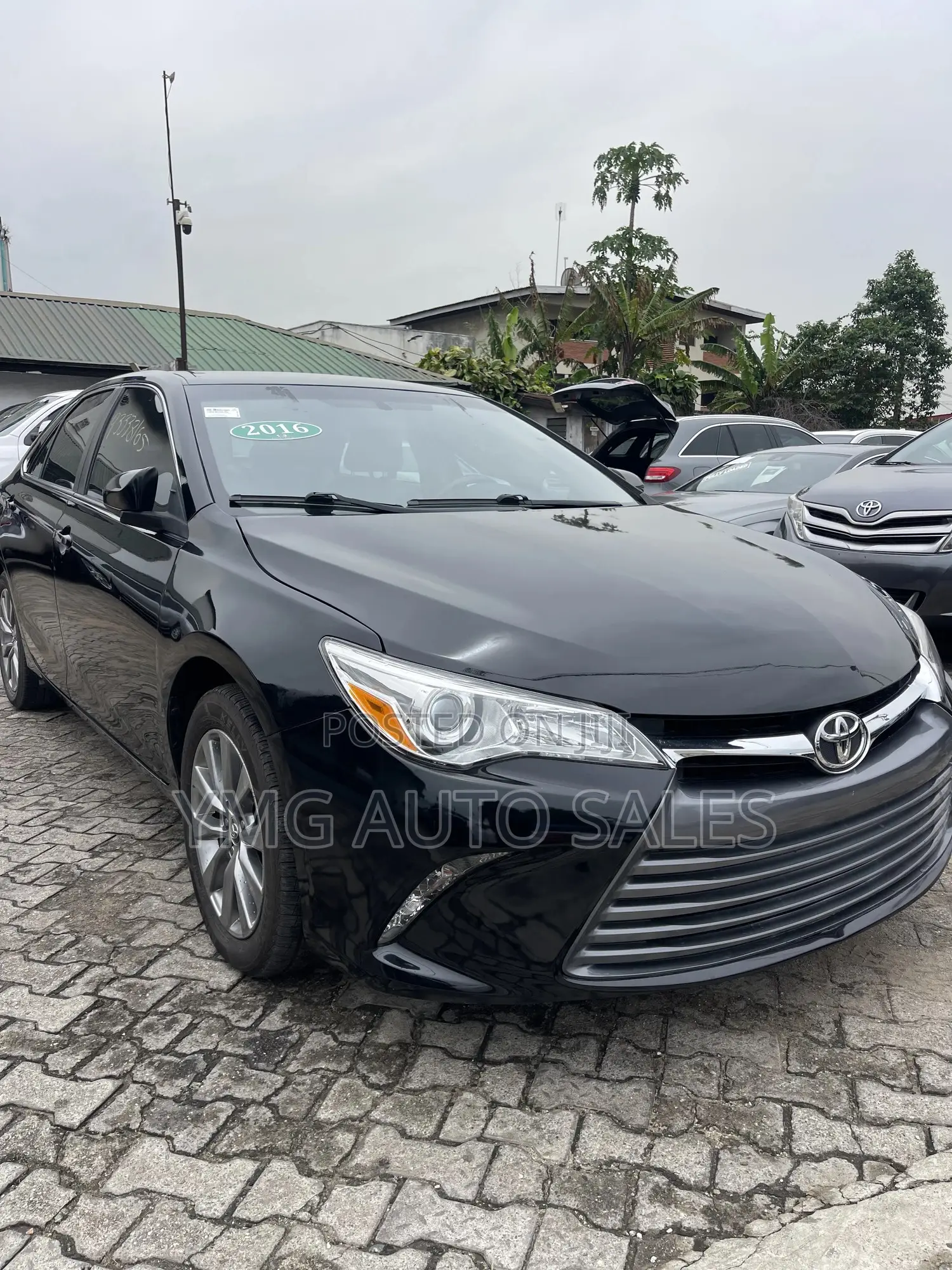 Toyota Camry 2016 Black