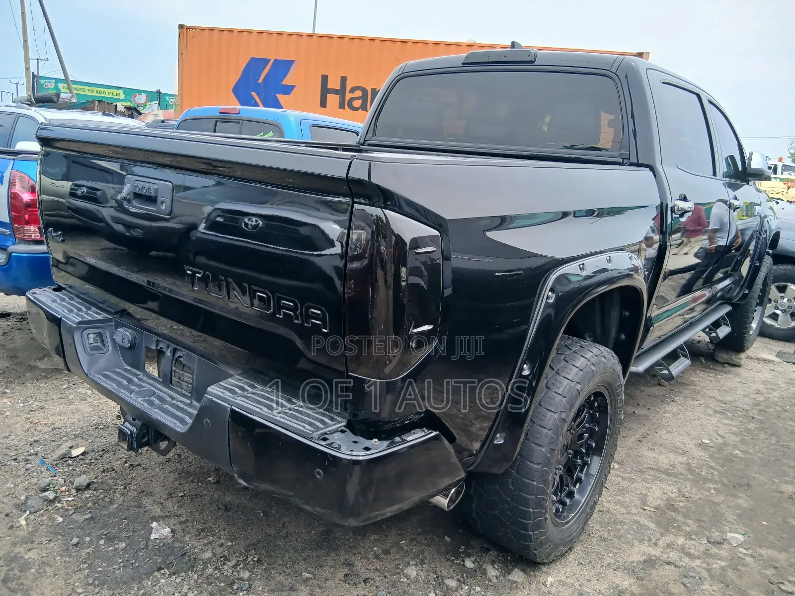 Toyota Tundra Platinum 5.7L V8 4x4 CrewMax 5.6 ft. box 145.7 in. WB