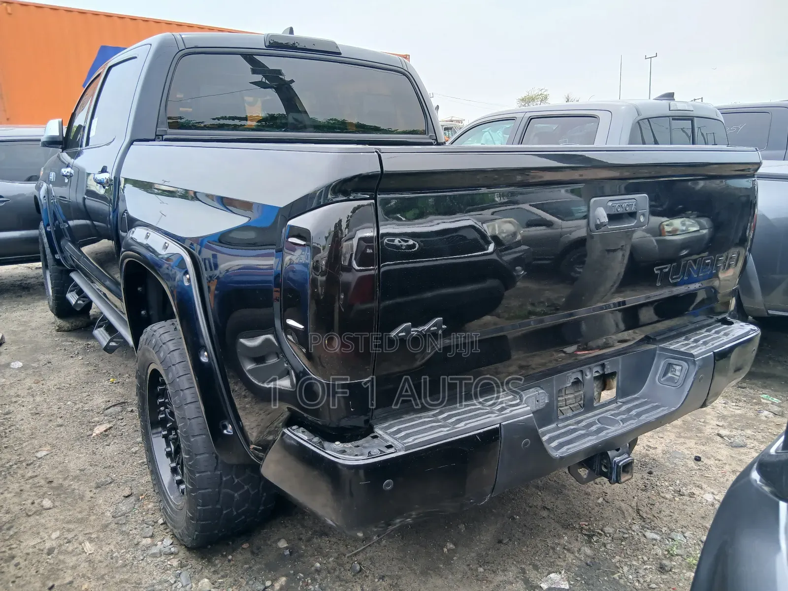 Toyota Tundra Platinum 5.7L V8 4x4 CrewMax 5.6 ft. box 145.7 in. WB