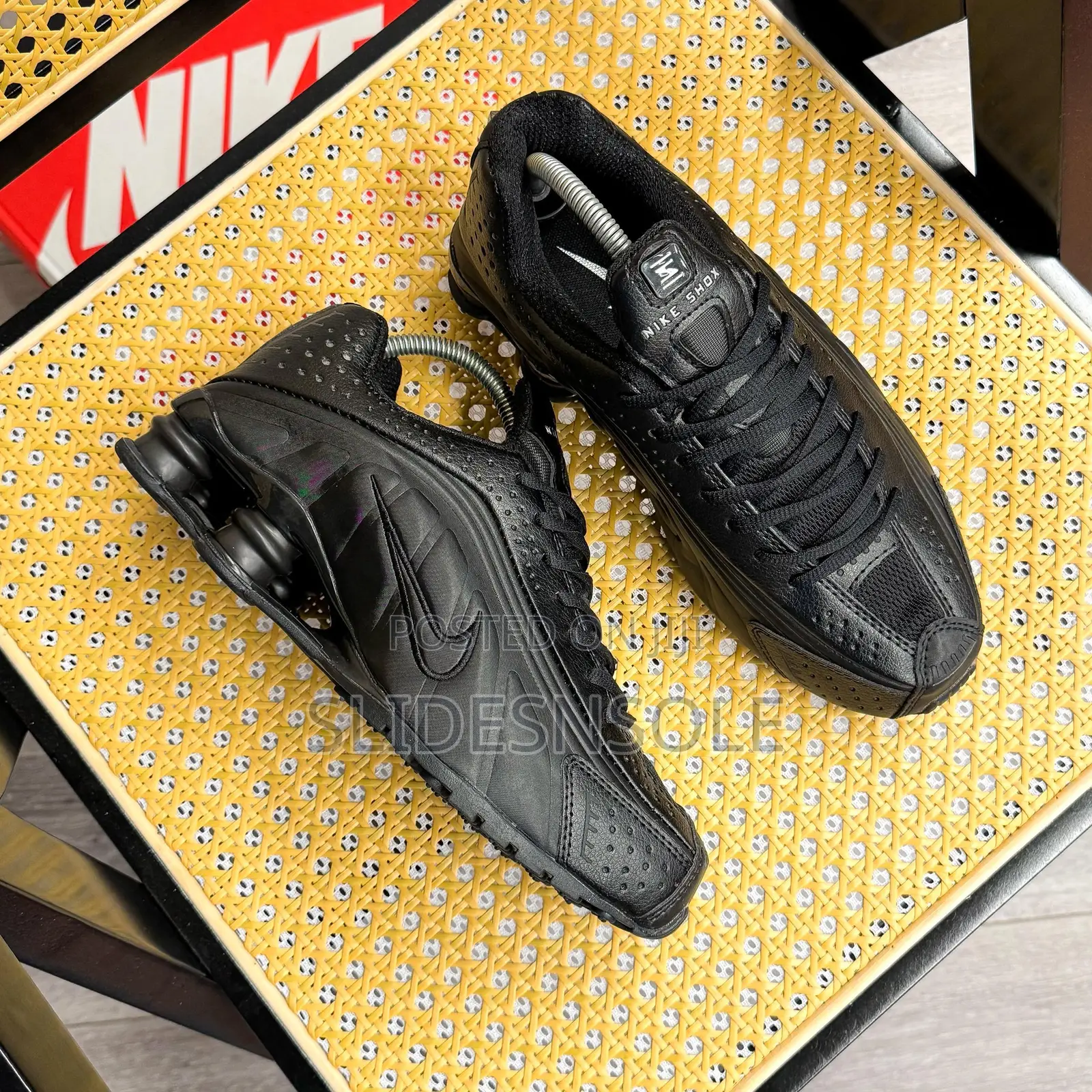 Nike Shox R4 “Triple Black
