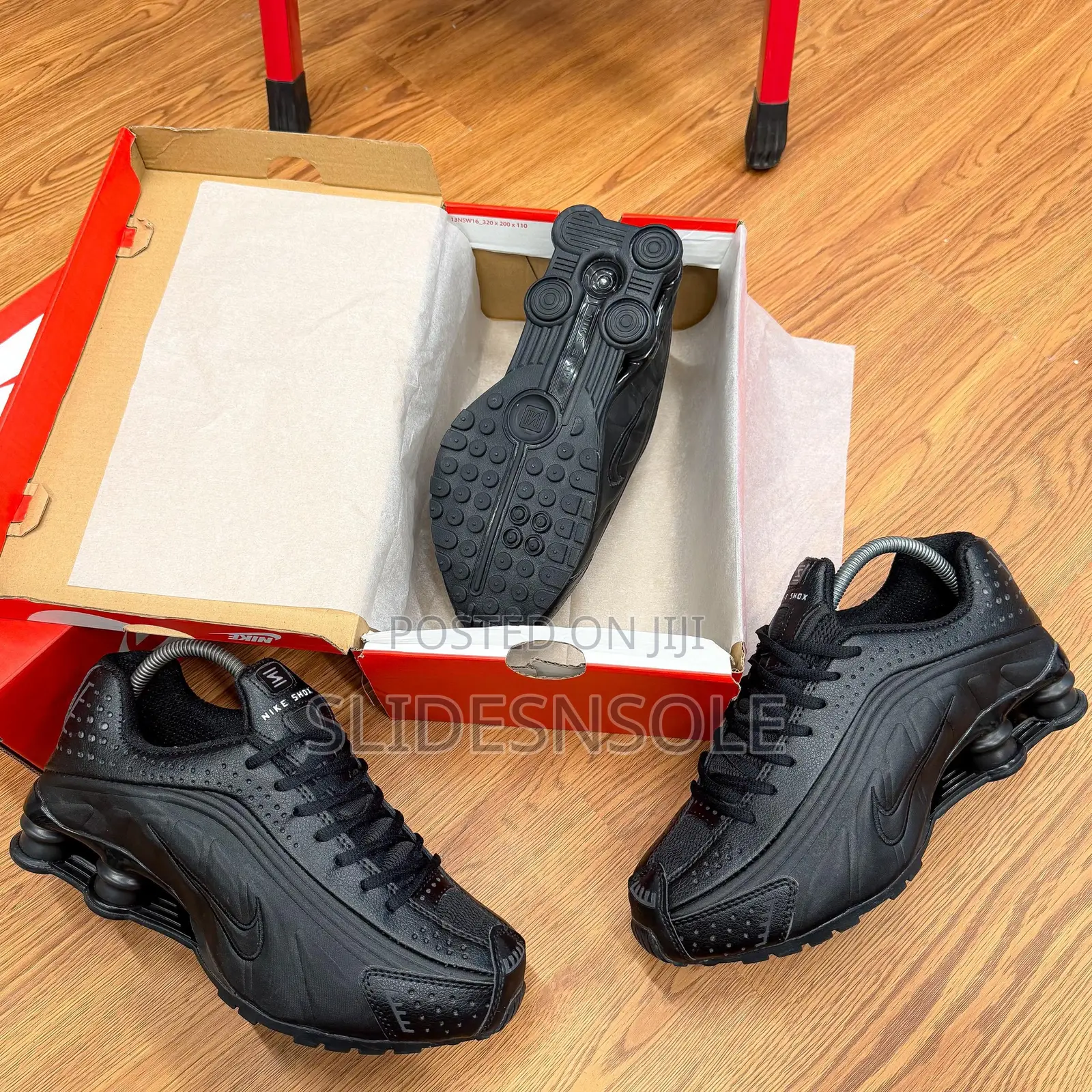 Nike Shox R4 “Triple Black