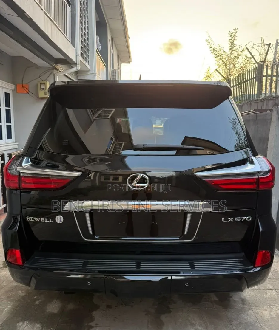 Lexus LX 570 (5 seats) AWD 2021 Black