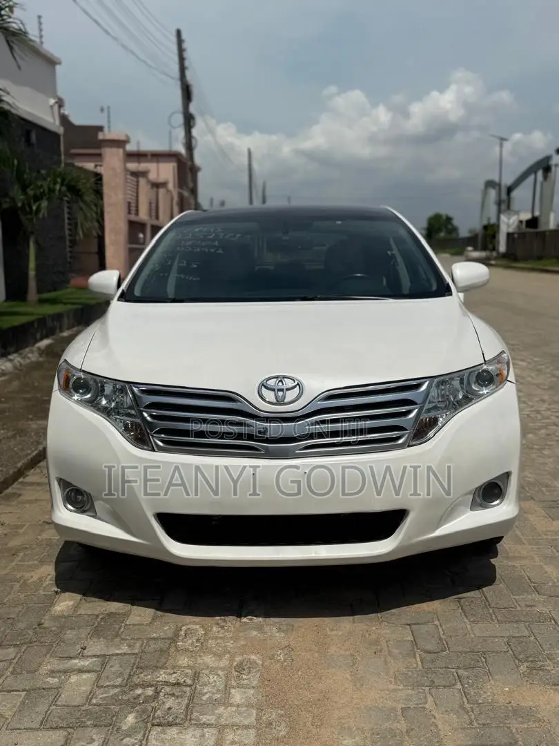Toyota Venza 2010 White