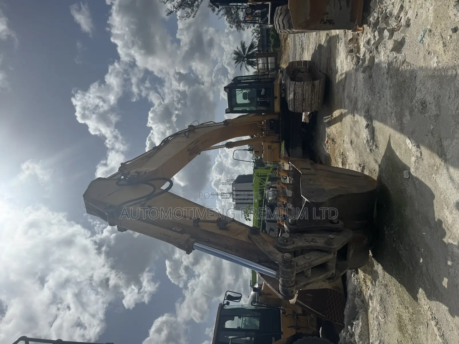 Crane / Bulldozers / Hiab Truck GPS Tracker With Installation