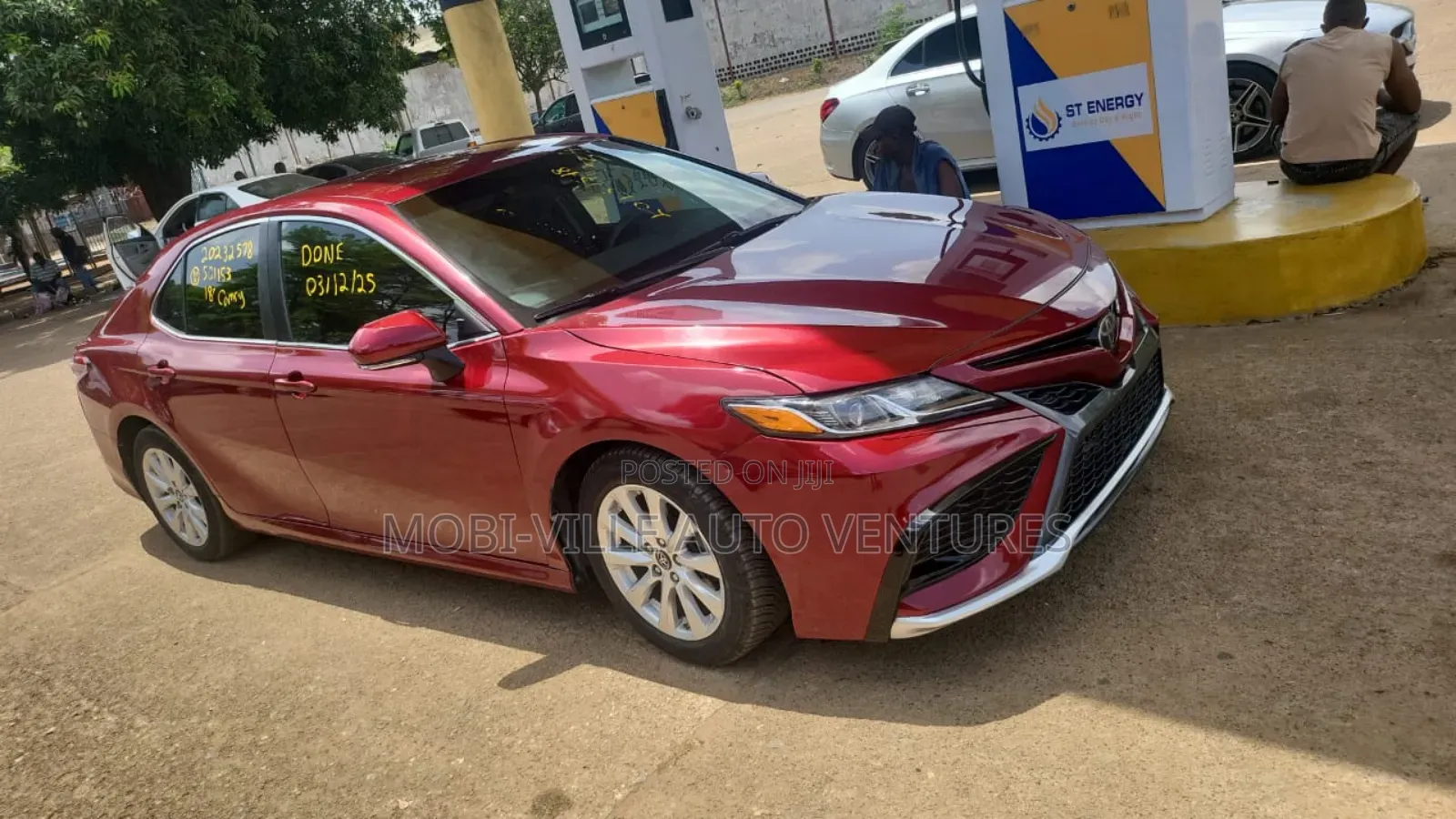 Toyota Camry LE FWD (2.5L 4cyl 8AM) 2018 Red