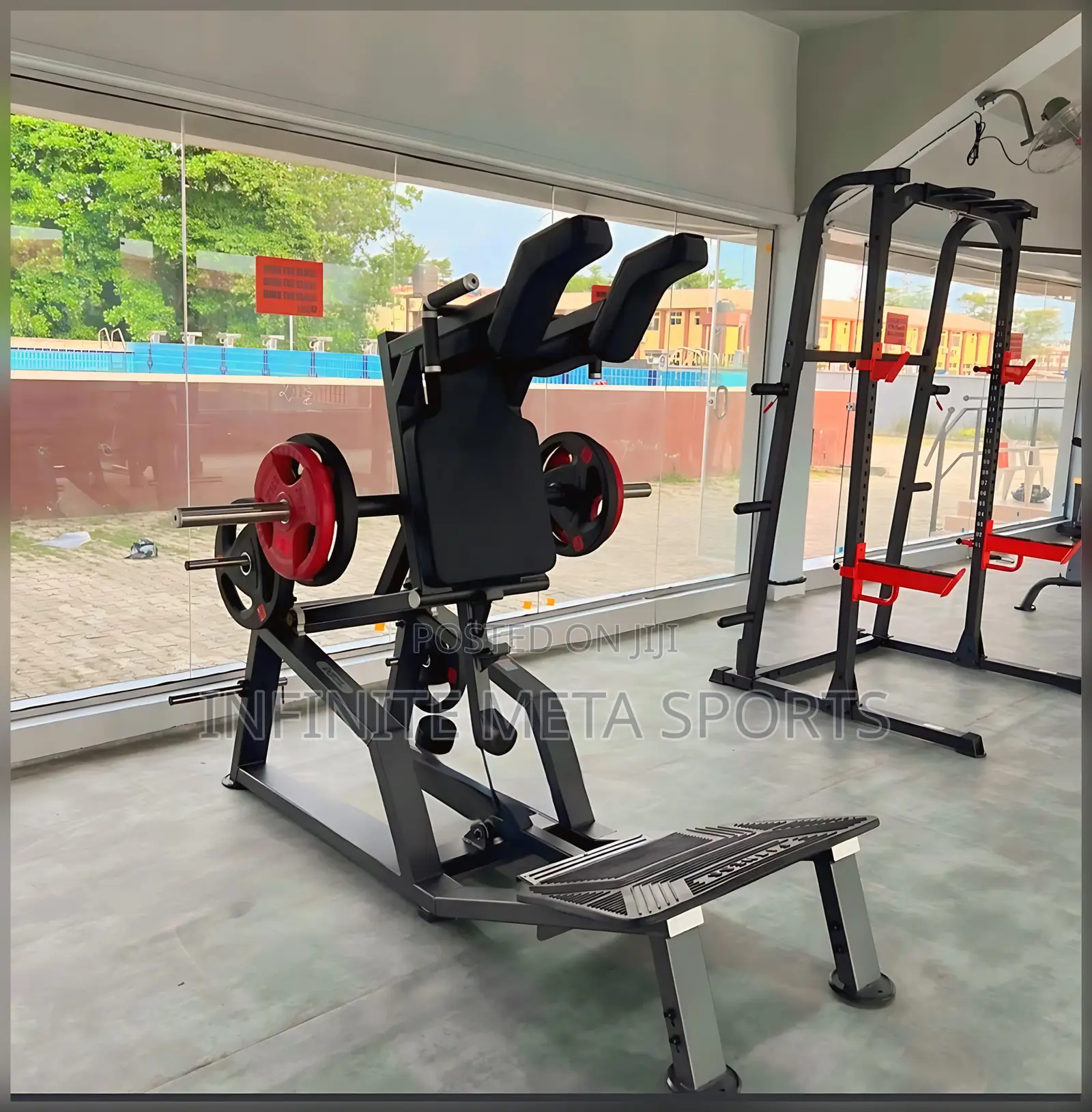 Heavy Duty Commercial Hack Squat Machine.