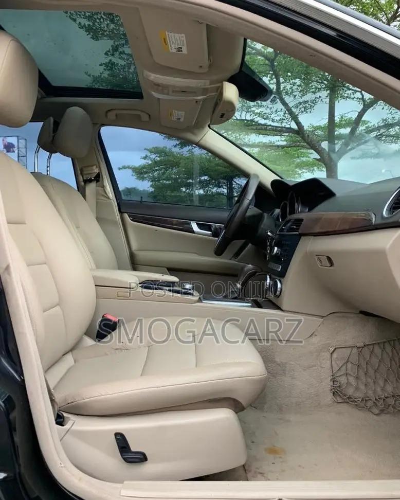 Mercedes-Benz C300 Luxury 4Matic Sedan AWD (3.0L 6cyl 7A) 2012 Black