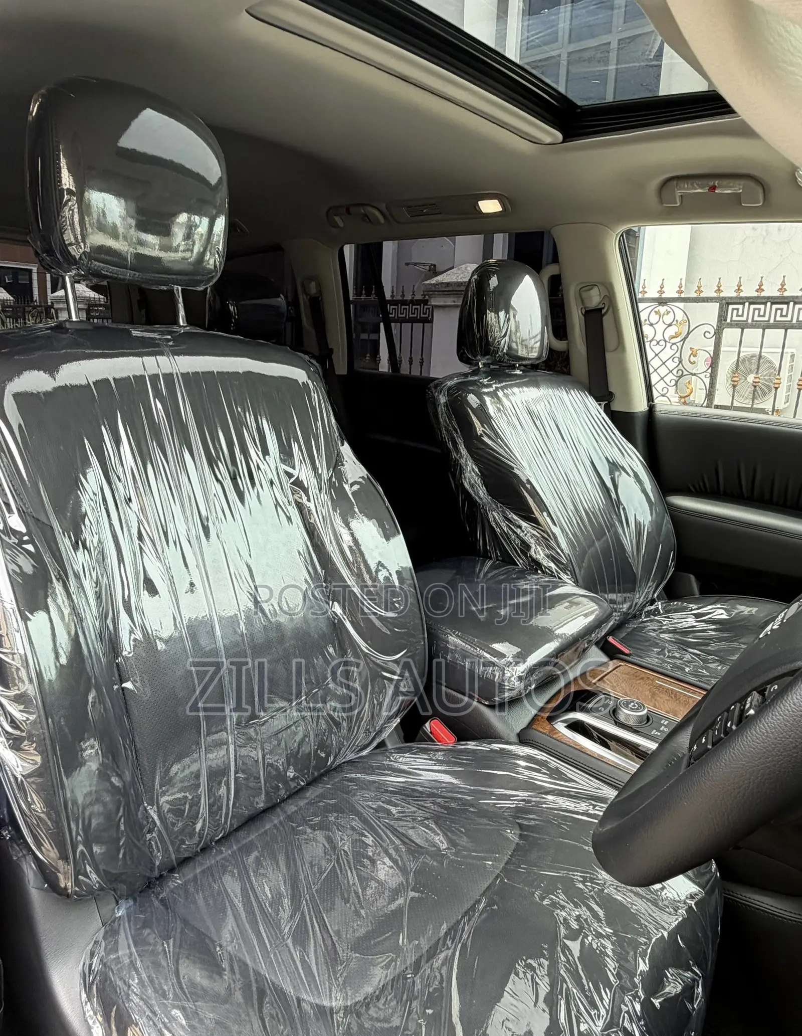 Nissan Armada Platinum 2024 Black