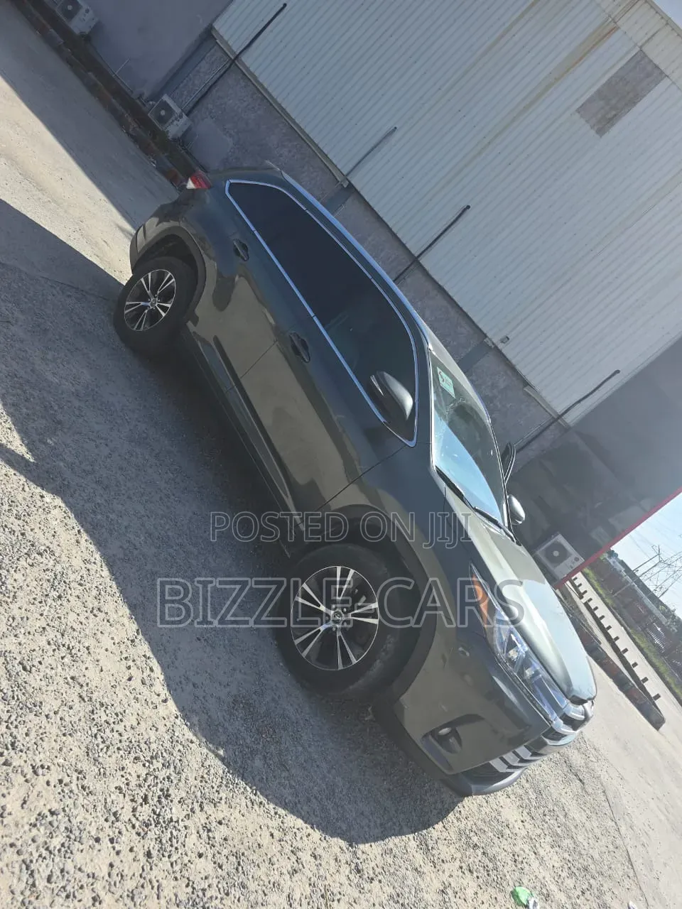 Toyota Highlander XLE 4x4 V6 (3.5L 6cyl 8A) 2017 Gray