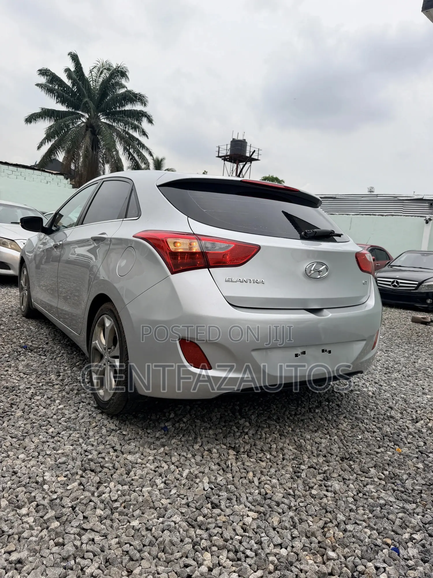 Hyundai Elantra Limited 4dr Sedan (1.8L 4cyl 6A) 2015 Silver