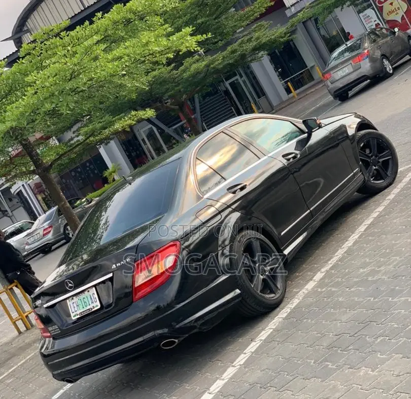 Mercedes-Benz C300 Sport 4Matic Sedan AWD (3.0L 6cyl 7A) 2011 Black