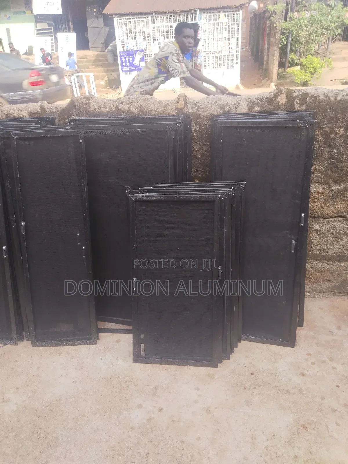 Square Rode Black Glass