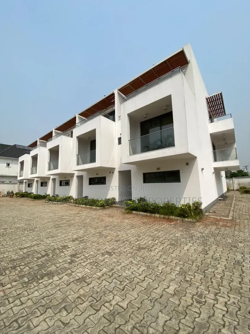 4bdrm Duplex in Chevron for rent