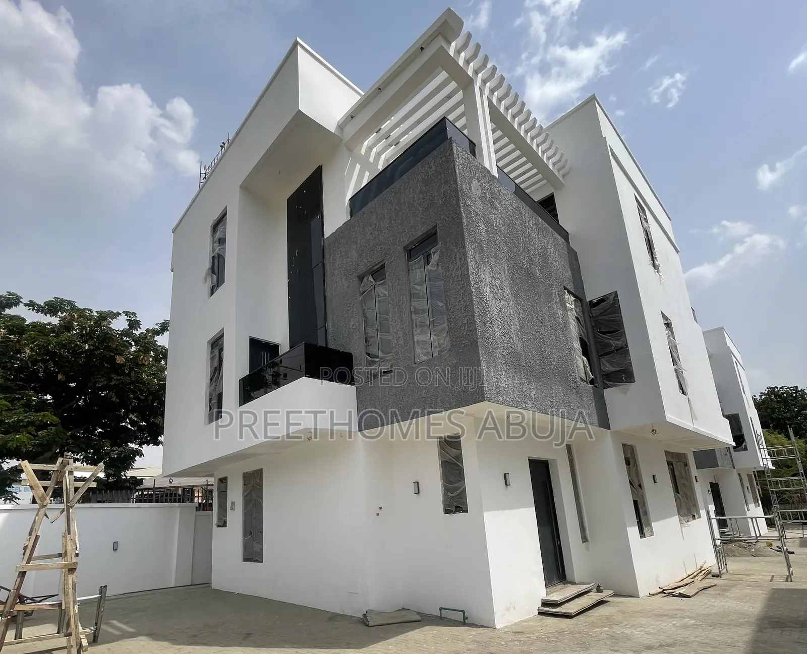 5bdrm Duplex in Life Camp for sale