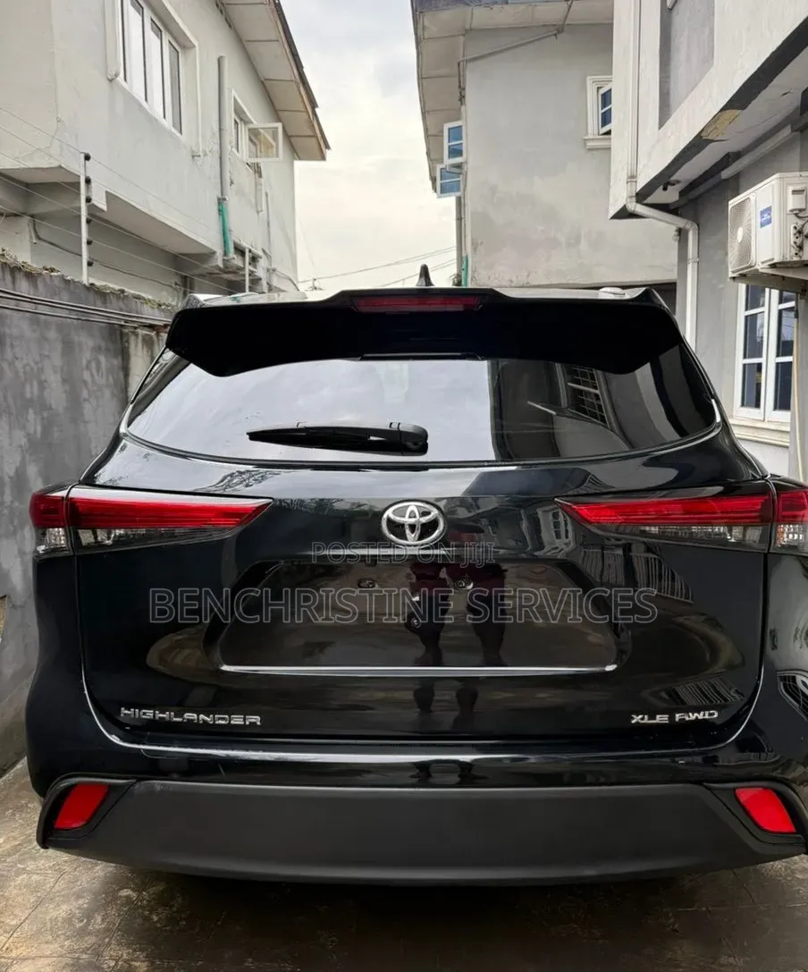 Toyota Highlander XLE AWD 2024 Black