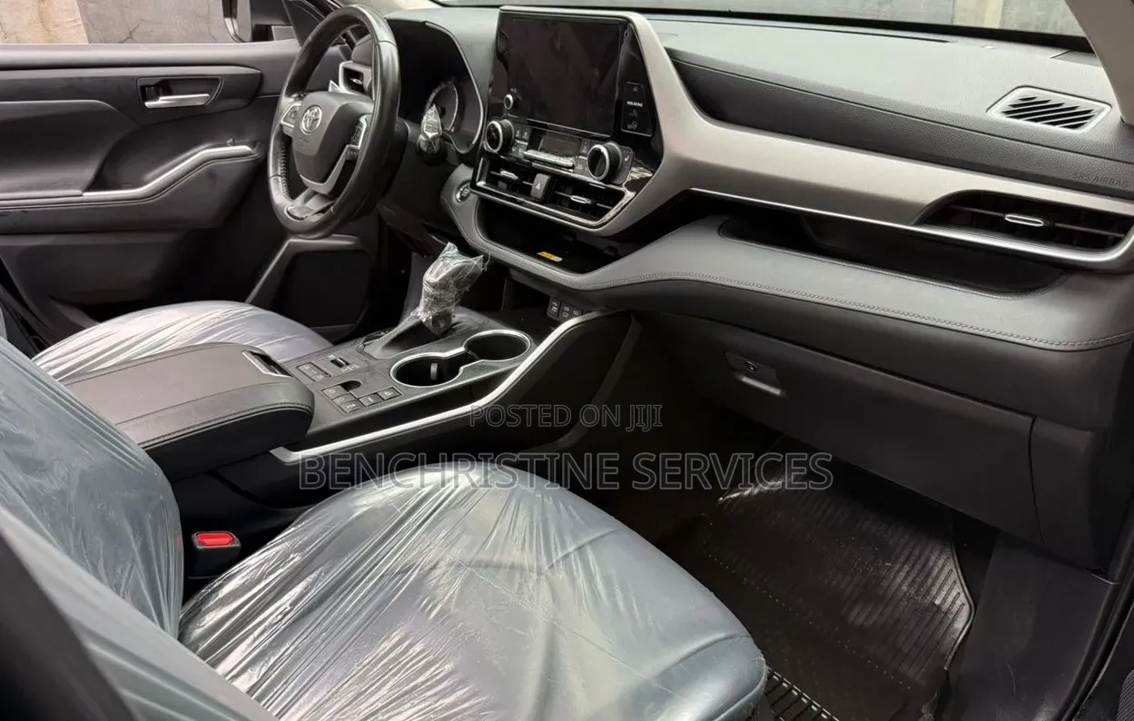 Toyota Highlander XLE AWD 2024 Black